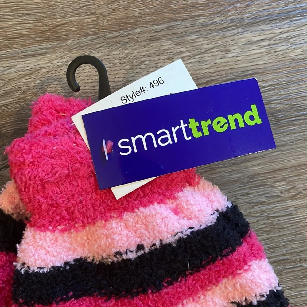 NWT Smarttrend Pink & Black Striped Fuzzy Gloves